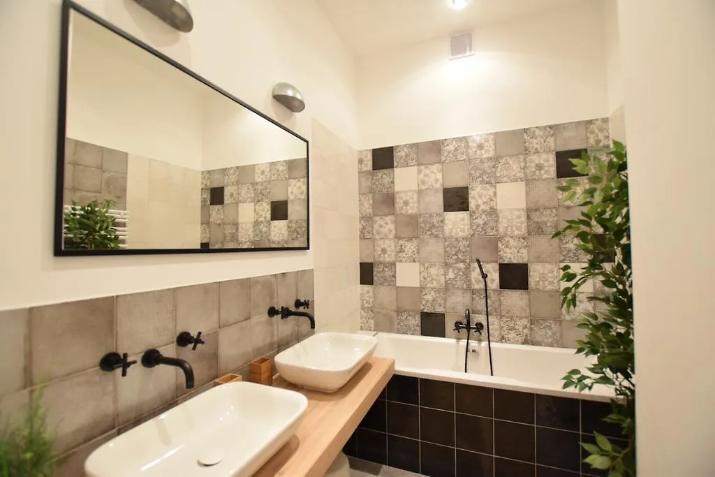 Luxury Apartment By Hi5 - Bajcsy Suite Budapest
