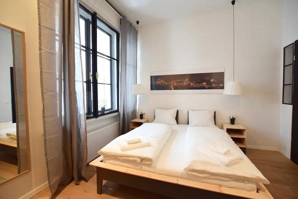Luxury Apartment By Hi5 - Bajcsy Suite Budapeszt 0*,  Węgry